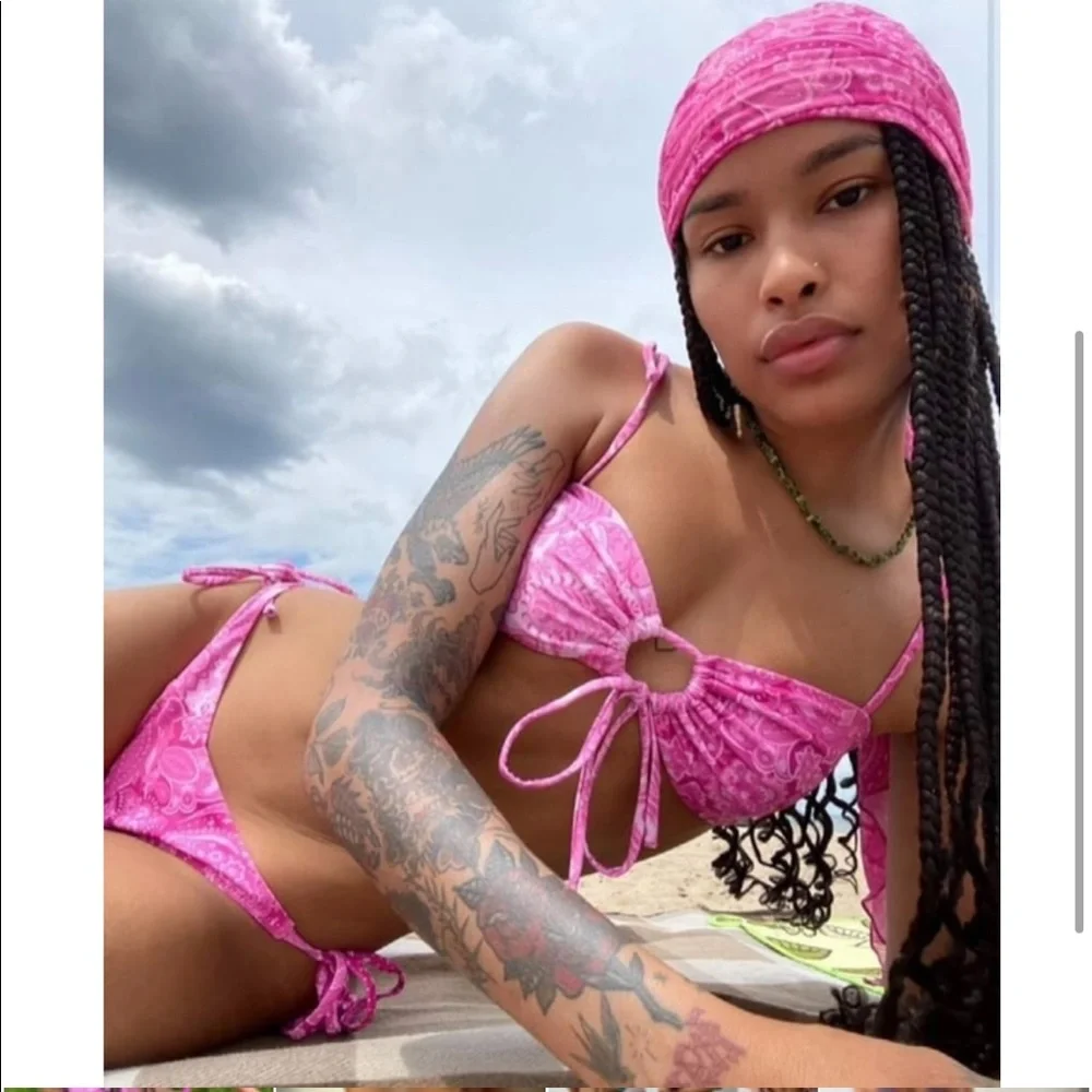 Pink paisley 3 piece bikini set - Picture 4 of 11